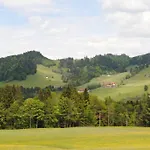 شقة Bergfrieden